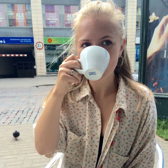 Meet your Posher, Laura - Picture 1 of 1